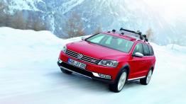 Volkswagen Passat Alltrack - widok z przodu