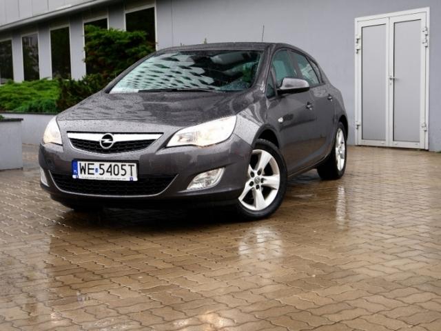 Opel Astra J Hatchback 5d - Dane techniczne