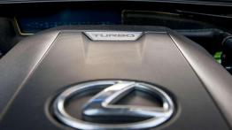 Lexus IS 200t - wojownik o gołębim sercu