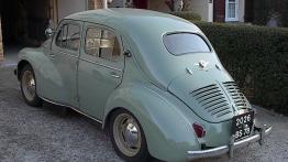 Renault 4CV - lewy bok