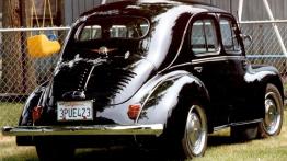 Renault 4CV - widok z tyłu