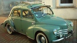 Renault 4CV - prawy bok