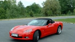 Chevrolet Corvette C6 Cabrio 6.0 i V8 405KM - galeria redakcyjna - widok z przodu