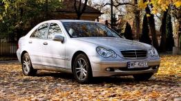 Mercedes Klasa C 200 Kompressor - galeria redakcyjna - widok z przodu