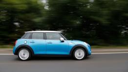 Mini Cooper SD 2014 - wersja 5-drzwiowa - prawy bok