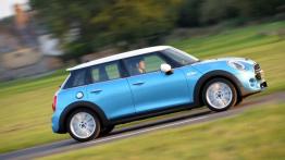 Mini Cooper SD 2014 - wersja 5-drzwiowa - prawy bok