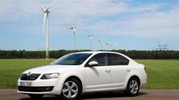 Skoda Octavia III Liftback 1.6 TDI - galeria redakcyjna - lewy bok