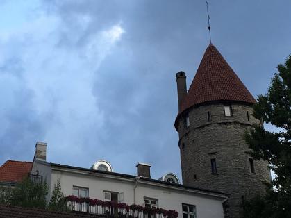 #skodacyclingadventure #tallinn #eesti #sightseeing #castle #skoda #suv #kodiaq #welocecycling #visitestonia