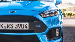 Ford Focus RS (2016) - galeria redakcyjna - lewy przedni reflektor - wyłączony