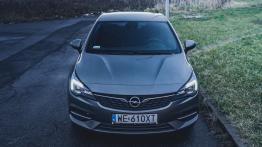 Opel Astra 1.2 Turbo 130 KM - galeria redakcyjna - widok z przodu