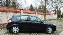 Opel Astra III 1.8 140KM OPC Line - galeria redakcyjna - prawy bok