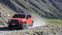 Jeep Renegade Trailhawk (2015) - wersja europejska - widok z przodu