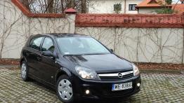 Opel Astra III 1.8 140KM OPC Line - galeria redakcyjna - widok z przodu