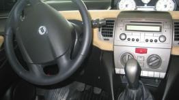 Lancia Ypsilon 1.3 JTD Multijet Argento - kokpit