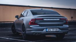 Volvo S90 D4 Polestar - galeria redakcyjna - widok z tyłu