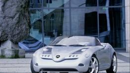 Mercedes Vision SLA - widok z przodu