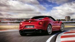 Alfa Romeo 4C Spider (2015) - wersja europejska - widok z tyłu