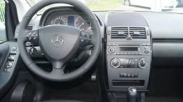 Mercedes Klasa A W169 160 95KM - galeria redakcyjna - kokpit