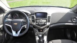 Chevrolet Cruze SW - galeria redakcyjna - pełny panel przedni