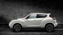 Nissan Juke Nismo RS (2014) - wersja europejska - lewy bok