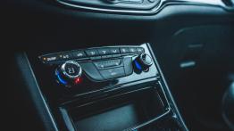 Opel Astra 1.2 Turbo 130 KM - galeria redakcyjna - inny element panelu przedniego