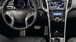 Hyundai i30 - Płynąca dynamika