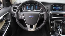 Volvo V60 Facelifting Plug-in Hybrid - galeria redakcyjna - kierownica