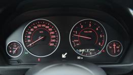 BMW Seria 3 (F30) 335d xDrive 313KM - galeria redakcyjna - zestaw wskaźników