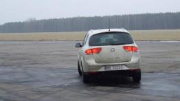 Seat Altea XL 2.0 TDI Stylance - tył - reflektory włączone