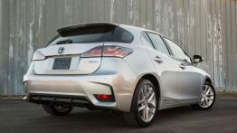 Lexus CT 200h Facelifting (2015) - wersja amerykańska - widok z tyłu