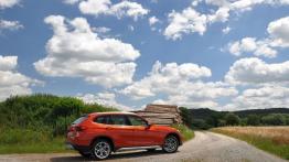 BMW X1 Facelifting - galeria redakcyjna - prawy bok