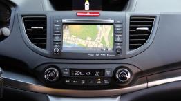 Honda CR-V IV 1.6 i-DTEC - galeria redakcyjna - konsola środkowa