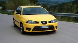 Seat Ibiza IV Cupra - przód - reflektory wyłączone