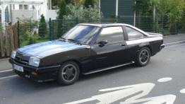 Opel Manta - widok z przodu