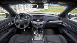 Infiniti Q70 2.2d 170 KM - galeria redakcyjna - pełny panel przedni