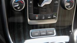 Volvo V60 Facelifting Plug-in Hybrid - galeria redakcyjna - konsola środkowa