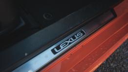 Lexus GS F (2016) - galeria redakcyjna - listwa progowa