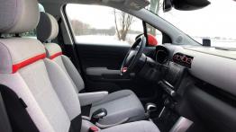 Citroen C3 Aircross 1.2 PureTech 110 KM - galeria redakcyjna - widok ogólny wn?trza z przodu