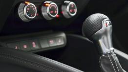 Audi A1 Sportback Facelifting TFSI - galeria redakcyjna - dźwignia zmiany biegów