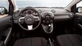 Mazda 2 Facelifting - wersja 3-drzwiowa - pełny panel przedni