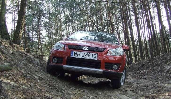 Suzuki SX4 4WD - zminiaturyzowany SUV