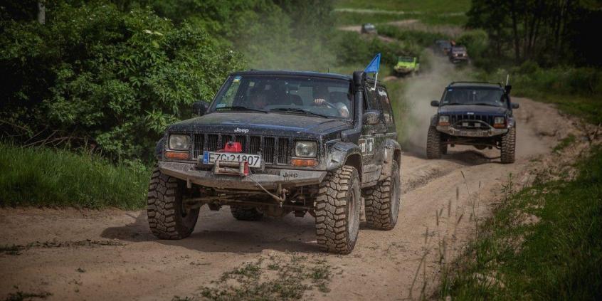 Strome podjazdy, błoto i kompas w ręce - tegoroczny Camp Jeep za nami