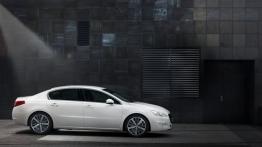 Peugeot 508 sedan - prawy bok