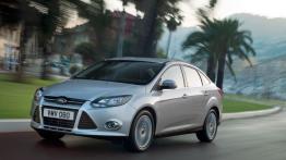 Ford Focus III Sedan - widok z przodu