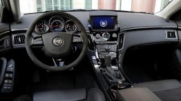 Cadillac CTS-V Sedan - pełny panel przedni