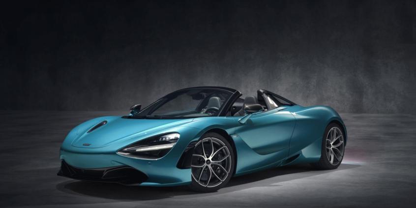 Nowe Ferrari F8 Spider kontra McLaren 720S Spider