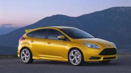 Ford Focus III ST hatchback - prawy bok