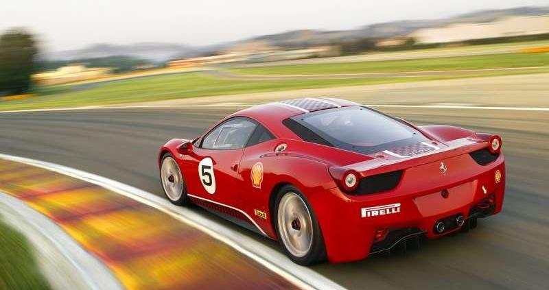 Ferrari 458 Challenge  agresywniejsza wersja agresywnego supercara