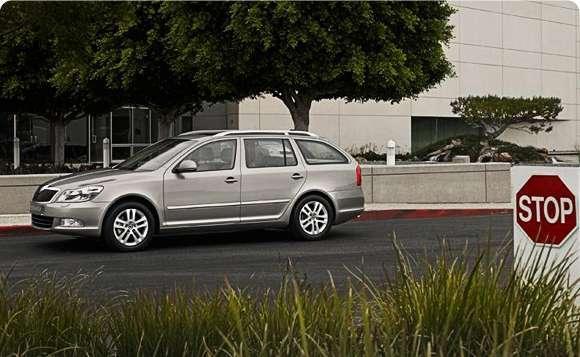 Skoda Octavia a parking flotowy