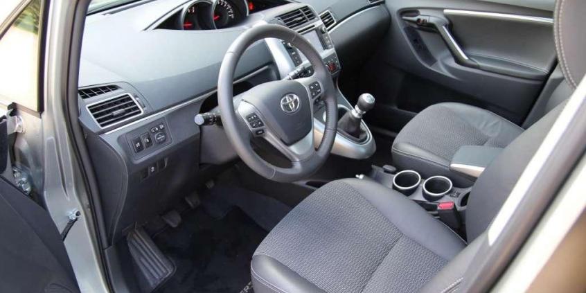 Toyota Verso 2.0 D-4D - Witamy w AutoCentrum.pl!